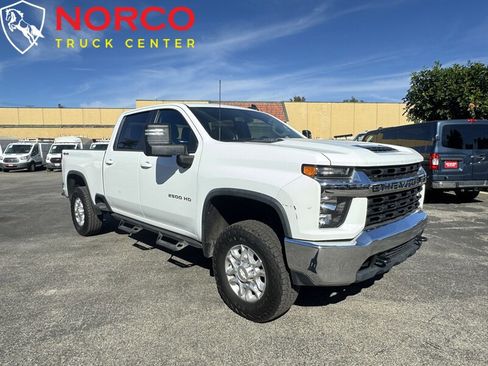 Used 2020 Chevrolet Silverado 2500 LT w/ Convenience Package image 2