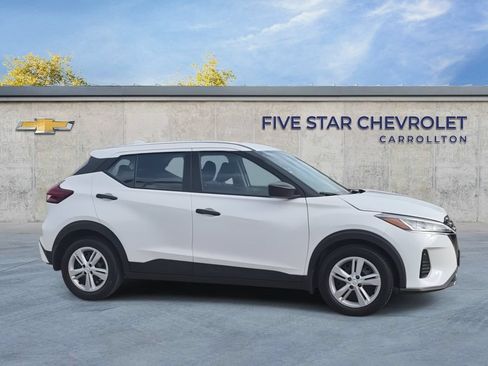 Used 2024 Nissan Kicks S FWD image 9