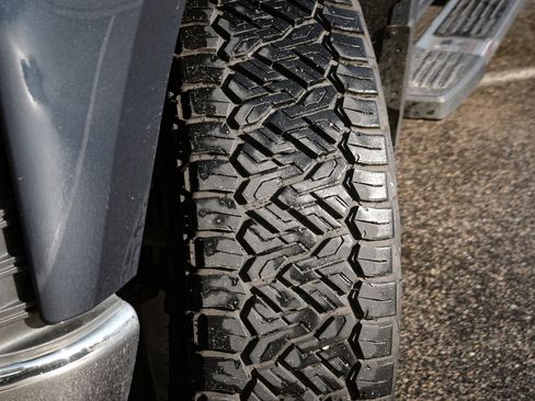 Used 2020 Chevrolet Silverado 1500 LTZ w/ LTZ Premium Package image 12