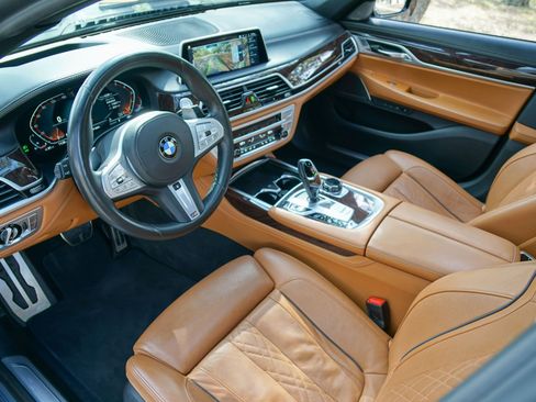 Used 2020 BMW 750i xDrive AWD/4WD image 6
