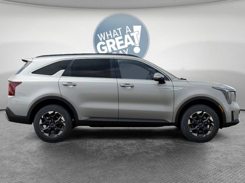New 2026 Kia Sorento S AWD/4WD image 7