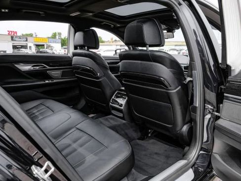 Used 2018 BMW 740i image 44