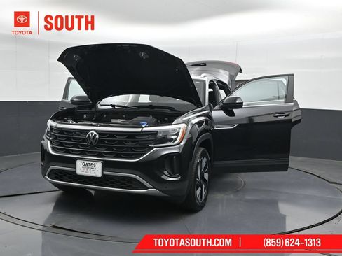 Used 2026 Volkswagen Atlas Cross Sport SE AWD/4WD image 60