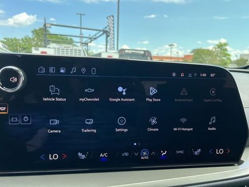 New 2026 Chevrolet Traverse LT w/ Sun and Wheel Package FWD image 24