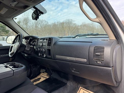 Used 2011 Chevrolet Silverado 2500 LT image 19