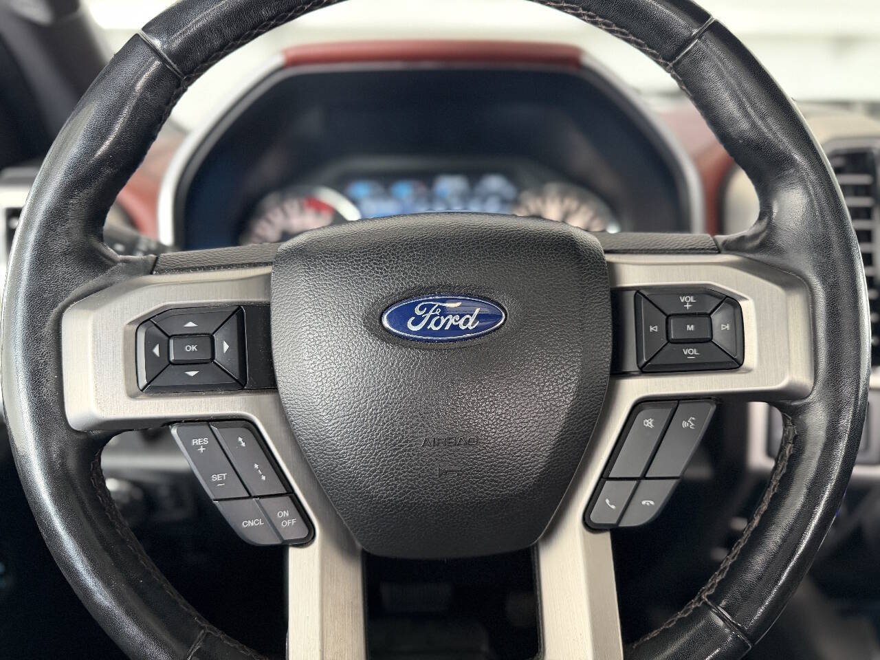 Used 2019 Ford F150 Platinum w/ Equipment Group 701A Luxury AWD/4WD image 26