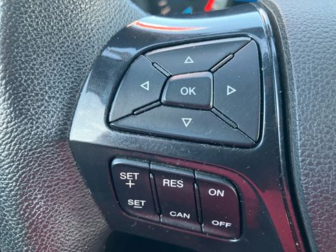 Used 2017 Ford Explorer XLT FWD image 16