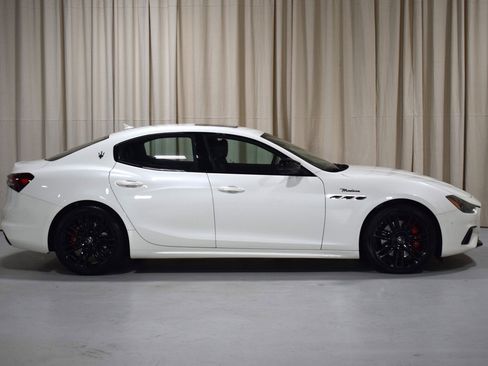 Certified 2022 Maserati Ghibli Modena Q4 image 15