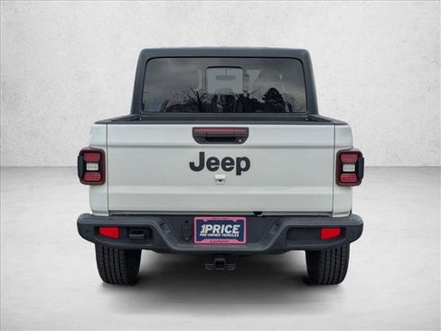 Used 2021 Jeep Gladiator Willys image 6