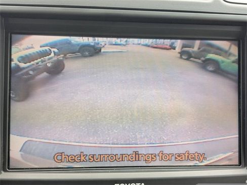 Used 2012 Toyota Highlander Limited image 25