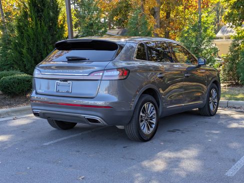 Used 2021 Lincoln Nautilus Reserve image 3