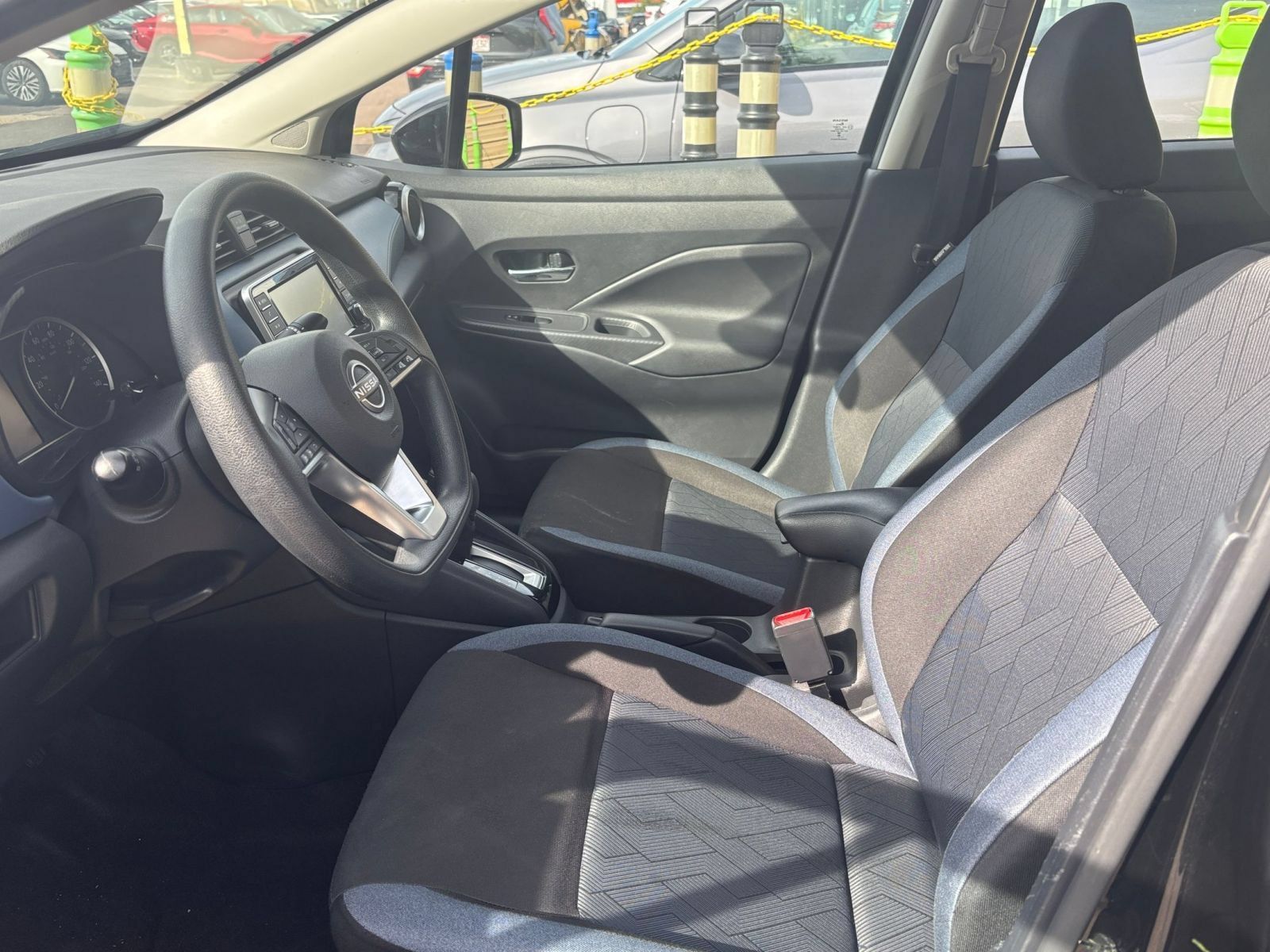 Used 2025 Nissan Versa SV FWD image 22