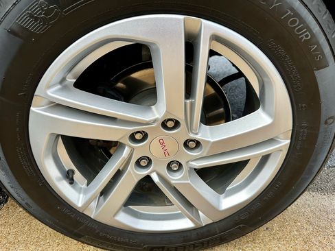 Used 2020 GMC Terrain SLE image 28