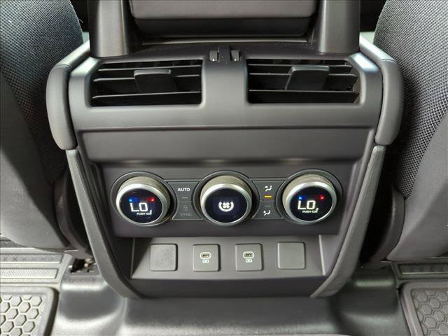 Used 2025 Land Rover Defender 110 V8 AWD/4WD image 17