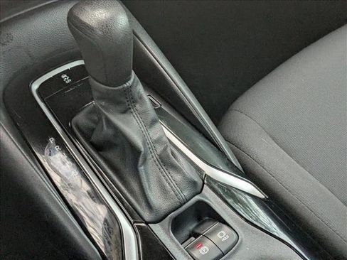Used 2021 Toyota Corolla LE image 9