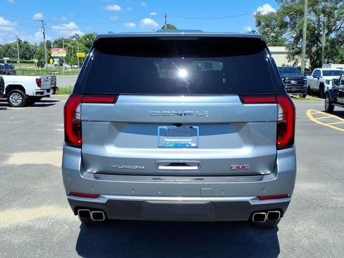 Used 2025 GMC Yukon XL Denali RWD image 6