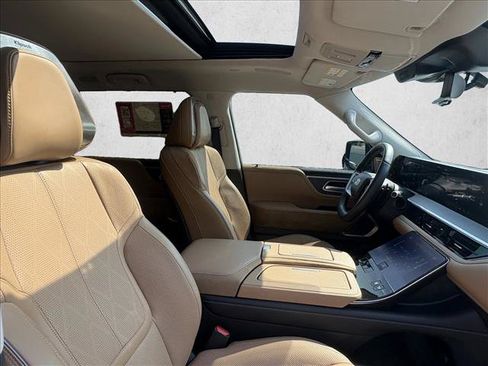 Used 2025 INFINITI QX80 Sensory AWD/4WD image 30