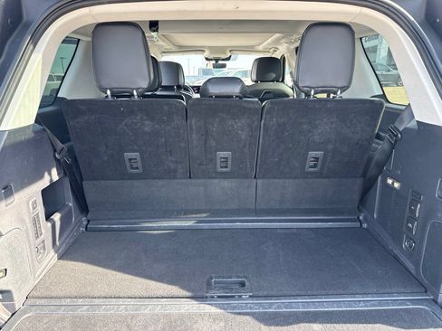 Used 2025 Lincoln Navigator Reserve AWD/4WD image 9
