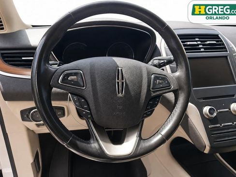 Used 2017 Lincoln MKC Select w/ Select Plus Package FWD image 11
