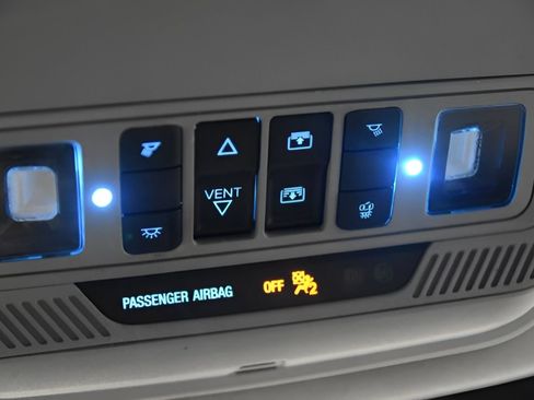 Used 2021 Ford Explorer XLT w/ Equipment Group 202A RWD image 32