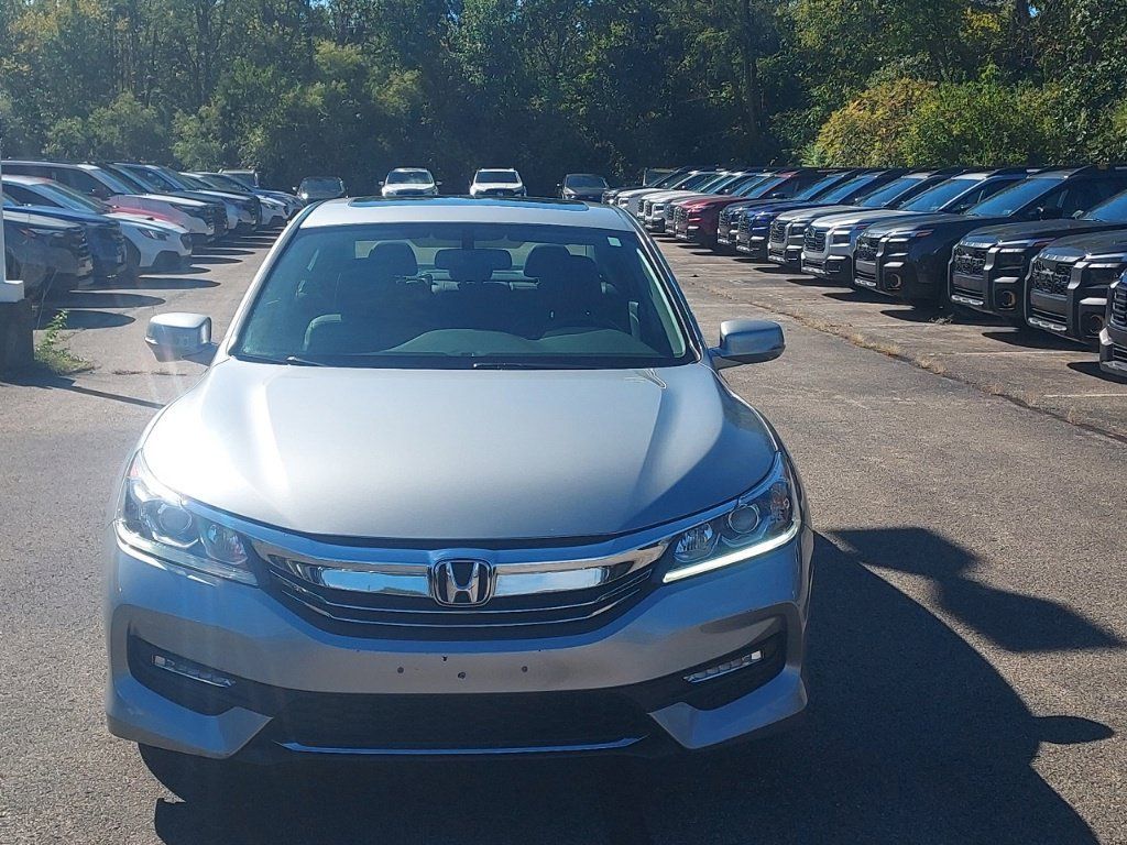 Used 2017 Honda Accord EX-L image 2