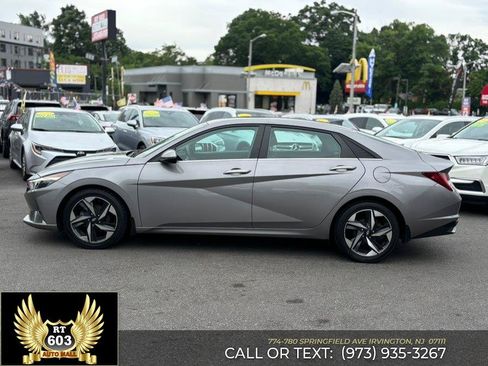 Used 2021 Hyundai Elantra Limited FWD image 4