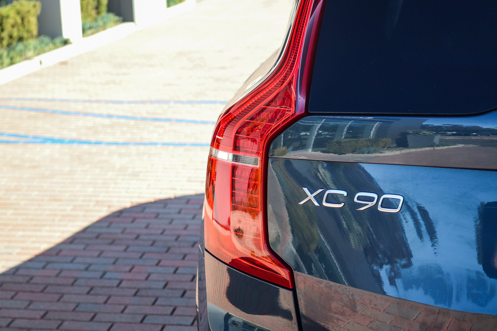 Used 2024 Volvo XC90 T8 Core w/ Protection Package Premier AWD/4WD image 9