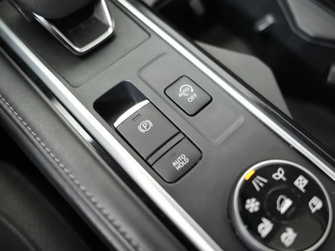 Used 2022 Nissan Pathfinder SV w/ SV Premium Package AWD/4WD image 27