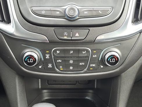 Used 2024 Chevrolet Equinox LT w/ LPO, Floor Liner Package image 32