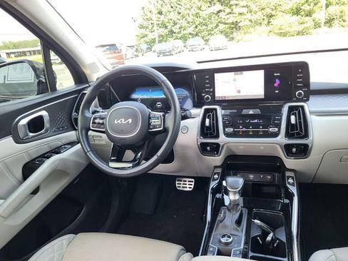 Certified 2023 Kia Sorento SX AWD/4WD image 16