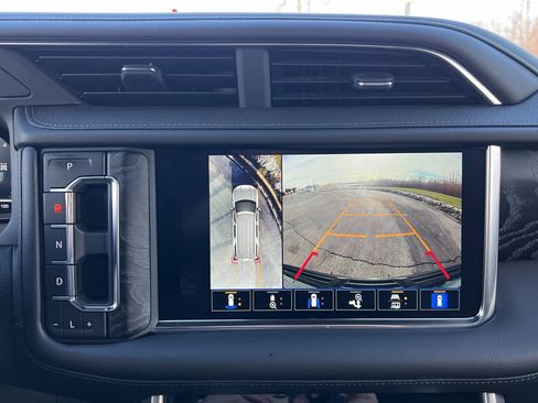 Used 2023 GMC Yukon XL Denali image 26