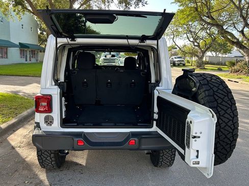 Certified 2021 Jeep Wrangler Unlimited Sahara w/ LED Lighting Group image 45