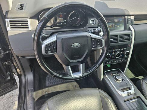Used 2018 Land Rover Discovery Sport HSE AWD/4WD image 16