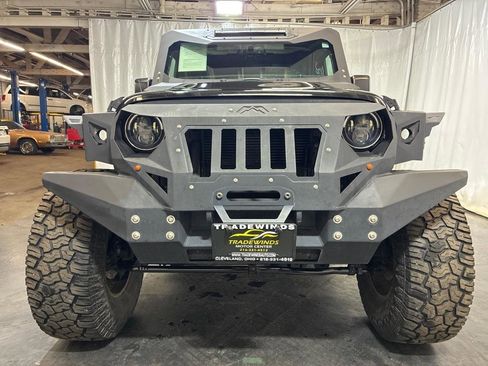 Used 2016 Jeep Wrangler Unlimited Sahara AWD/4WD image 4