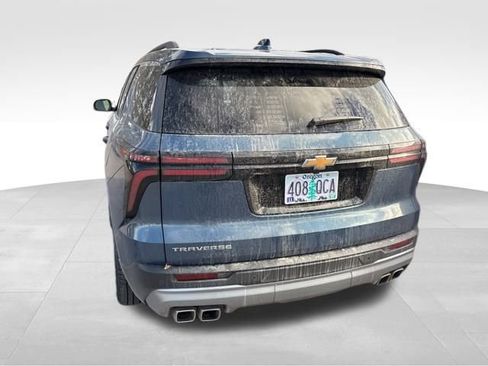 Used 2025 Chevrolet Traverse LT image 16