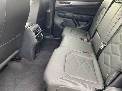 New 2026 Volkswagen Atlas Cross Sport SE FWD image 13