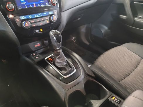 Used 2019 Nissan Rogue SV w/ Premium Package image 20