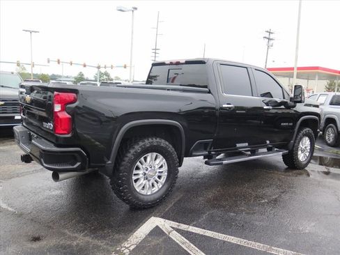 Used 2022 Chevrolet Silverado 2500 High Country w/ Z71 Off-Road Package image 3