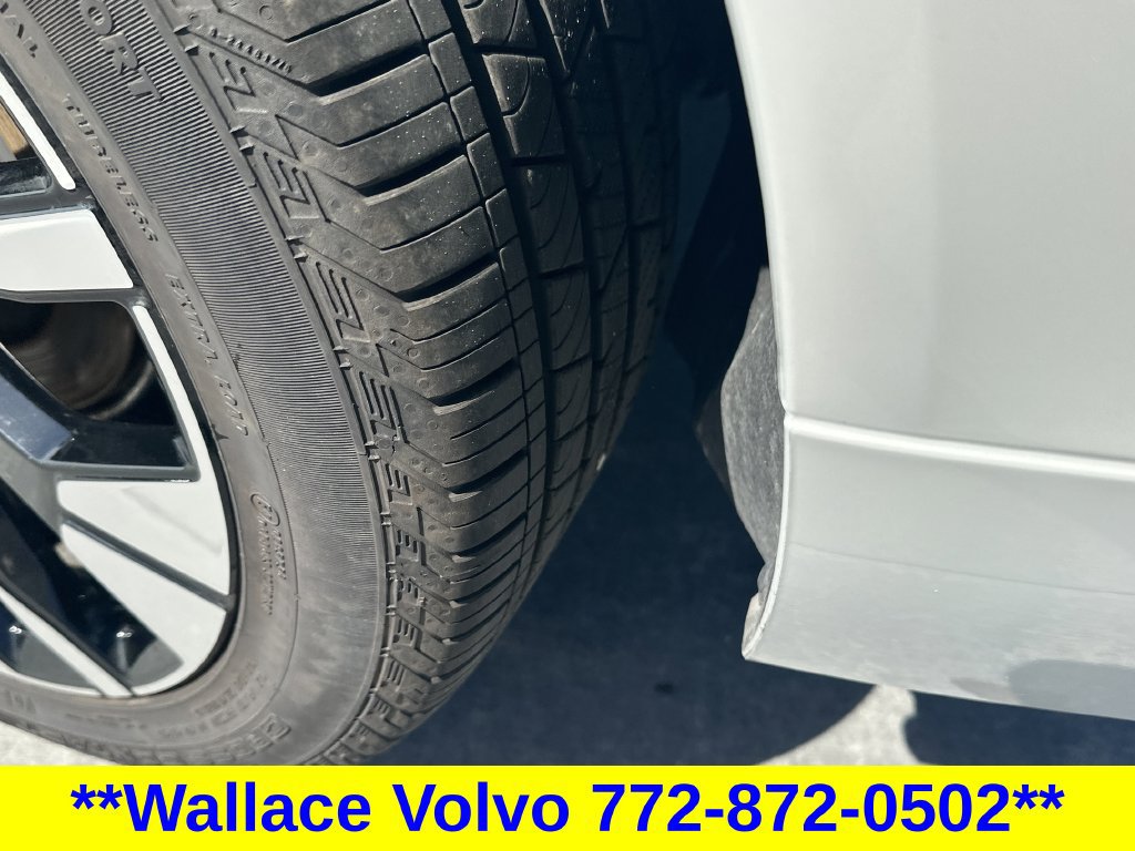 Certified 2026 Volvo XC60 B5 Plus AWD/4WD image 11