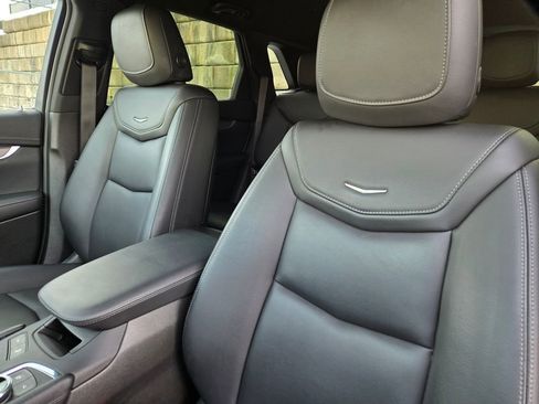 Used 2022 Cadillac XT5 Luxury image 39