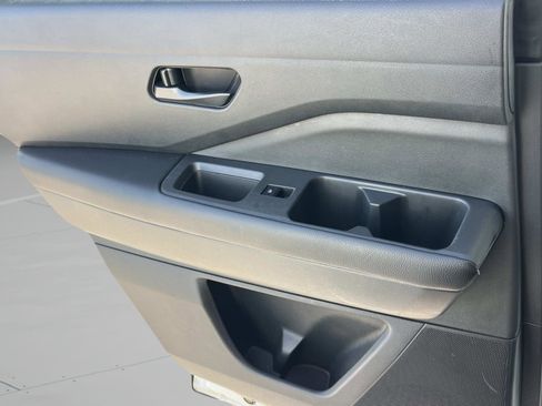 Used 2023 Nissan Pathfinder SV FWD image 15