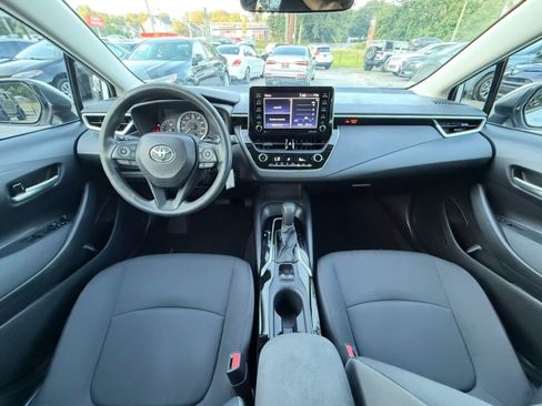 Used 2021 Toyota Corolla LE FWD image 2