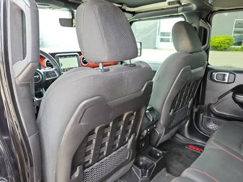 Used 2018 Jeep Wrangler Unlimited Rubicon AWD/4WD image 24