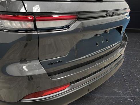 New 2026 Jeep Grand Cherokee Altitude AWD/4WD image 34