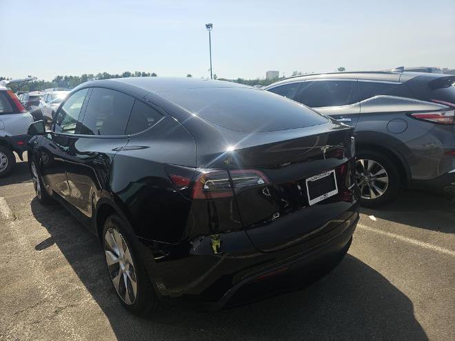 Used 2023 Tesla Model Y Long Range AWD/4WD image 4