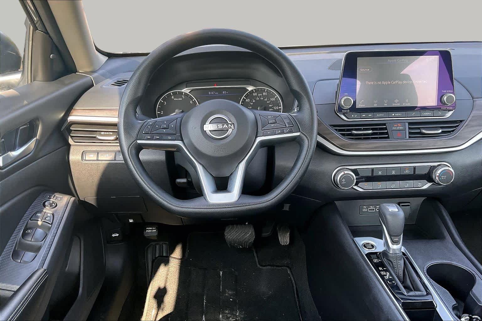 Used 2025 Nissan Altima 2.5 SV FWD image 6