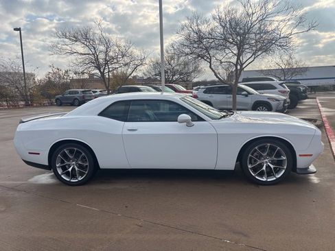 Used 2023 Dodge Challenger GT image 4