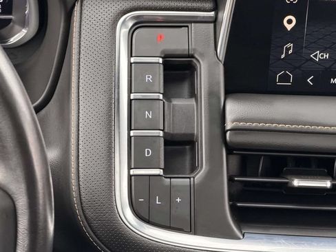 Used 2022 GMC Yukon AT4 w/ AT4 Premium Plus Package AWD/4WD image 16