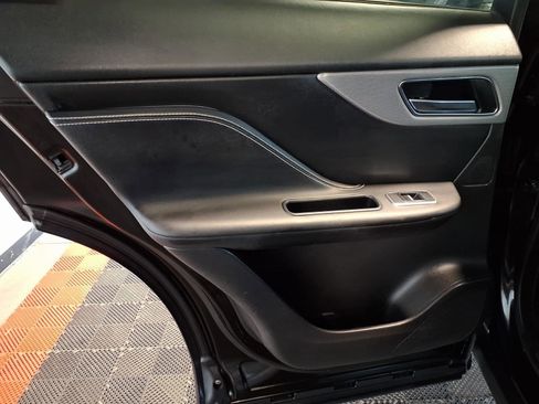 Used 2017 Jaguar F-PACE S image 15