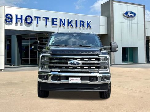Used 2023 Ford F250 Lariat w/ Lariat Ultimate Package AWD/4WD image 2